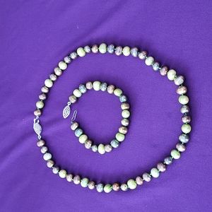 Pearl necklace and bracelet